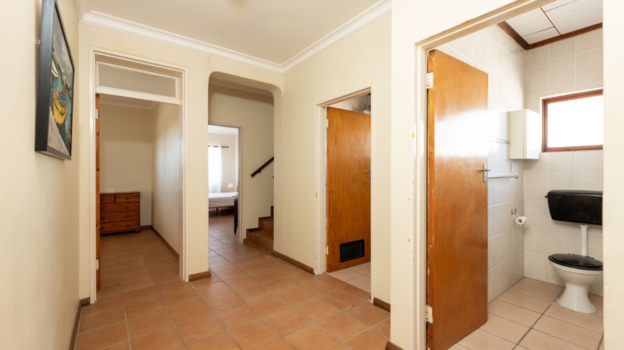 6 Bedroom Property for Sale in Struisbaai Western Cape